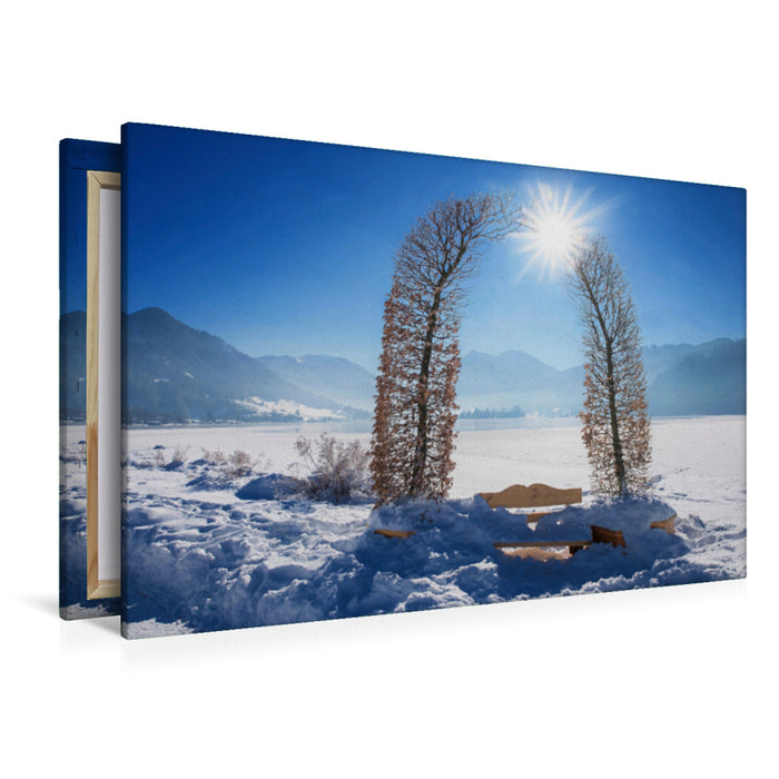 Premium Textil-Leinwand Premium Textil-Leinwand 120 cm x 80 cm quer Stille Rast mit Aussicht auf die Winterlandschaft Schliersee Oberbayern