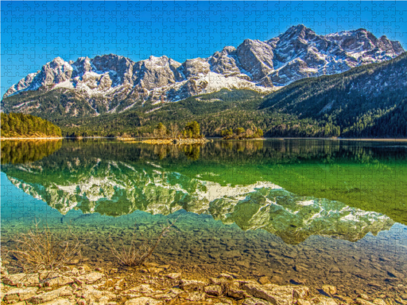 Das Wettersteingebirge spiegelt sich vollständig im Eibsee - CALVENDO Foto-Puzzle - calvendoverlag 29.99