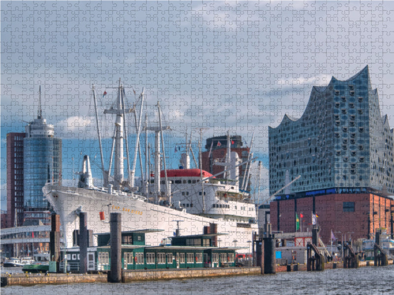 Museumsschiff Cap San Diego und Elbphilharmonie - CALVENDO Foto-Puzzle - calvendoverlag 29.99