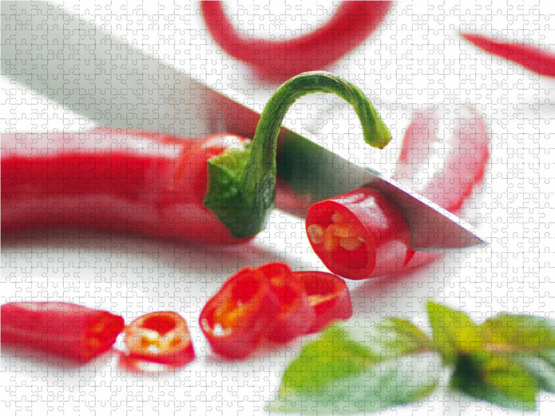 Rote Chili im Kontrast mit Kräutern - CALVENDO Foto-Puzzle - calvendoverlag 29.99