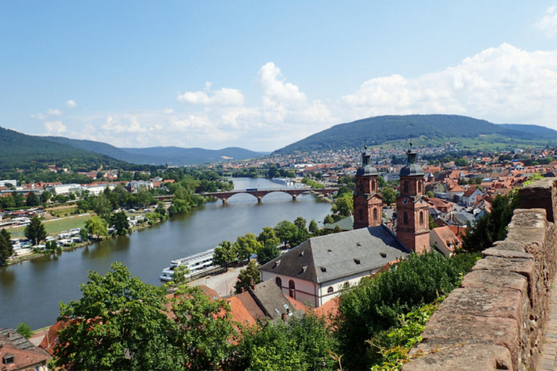 Premium Textil-Leinwand Premium Textil-Leinwand 120 cm x 80 cm quer Blick von der Mildenburg über die Altstadt Miltenbergs