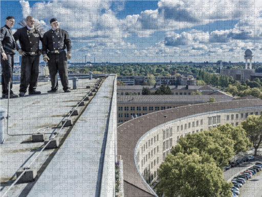 Schornsteinfeger über dem Flughafen Berlin Tempelhof - CALVENDO Foto-Puzzle - calvendoverlag 29.99