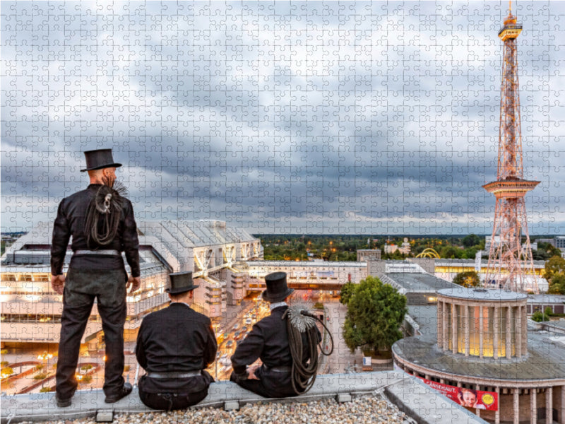 Schornsteinfeger am Funkturm in Berlin - CALVENDO Foto-Puzzle - calvendoverlag 29.99