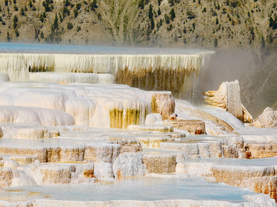 Les terrasses de Mammoth Hot Springs. - Casse-tête photo CALVENDO 