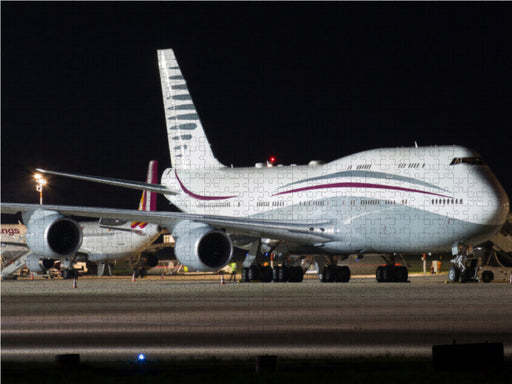 Boeing 747-8 der Qatar Amiri Flight A7-HBJ nach der Landung aus Doha - CALVENDO Foto-Puzzle - calvendoverlag 39.99