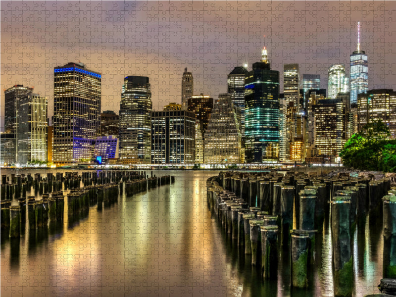 Blick vom Brooklyn Bridge Park auf den East River und die Skyline von Manhattan - CALVENDO Foto-Puzzle - calvendoverlag 29.99