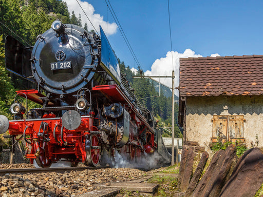 Deutscher Dampf-Koloss am Gotthard: die 01 202 wird in wenigen Augenblick die Nordrampe bezwungen haben - CALVENDO Foto-Puzzle - calvendoverlag 29.99