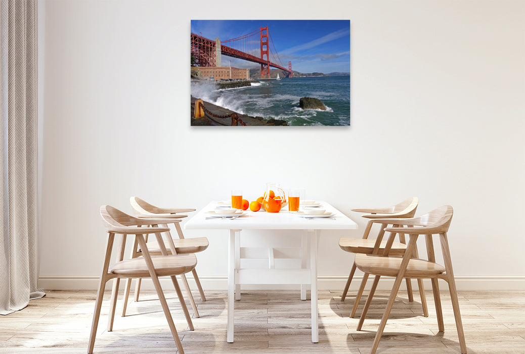 Premium Textil-Leinwand Premium Textil-Leinwand 120 cm x 80 cm quer Eindrucksvolle Golden Gate Bridge mit Fort Point über das Golden Gate in Kalifornien, San Francisco. Amerika, USA, Meer, Wasser, Ruhe, Architektur