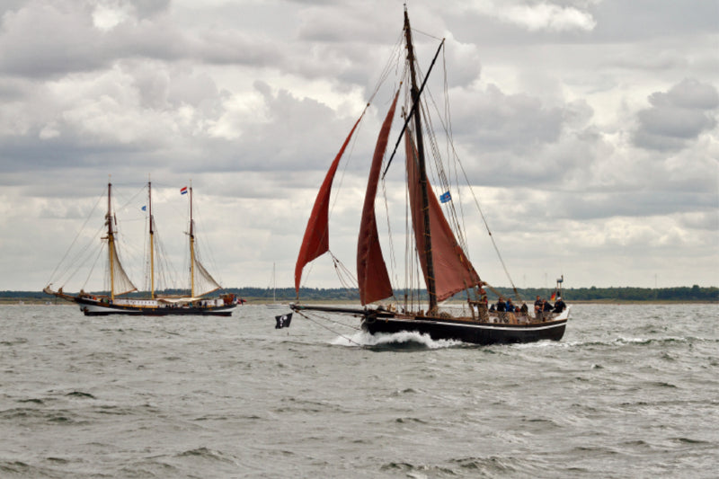 Premium Textil-Leinwand Premium Textil-Leinwand 120 cm x 80 cm quer traditioneller Haikutter "Ernestine" auf der Ostsee vor Warnemünde, Hanse Sail 2013