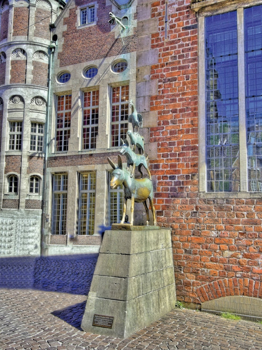 Bremen - Das bekannteste Wahrzeichen der Stadt, die Stadtmusikanten von 1953 - CALVENDO Foto-Puzzle - calvendoverlag 29.99