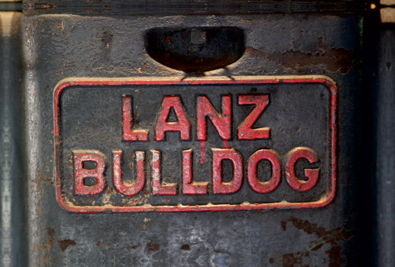 Toile textile premium Toile textile premium 120 cm x 80 cm Tracteurs paysagers - emblèmes : Lanz Bulldog 