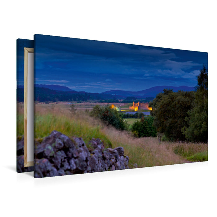 Toile textile haut de gamme Toile textile haut de gamme 120 cm x 80 cm paysage Longing Scotland - La caserne Ruthven à Kingussie à l'heure bleue 