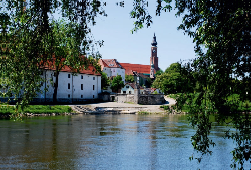 Premium Textil-Leinwand Premium Textil-Leinwand 120 cm x 80 cm quer Blick über die Donau auf das Herzogschloß und den Adler