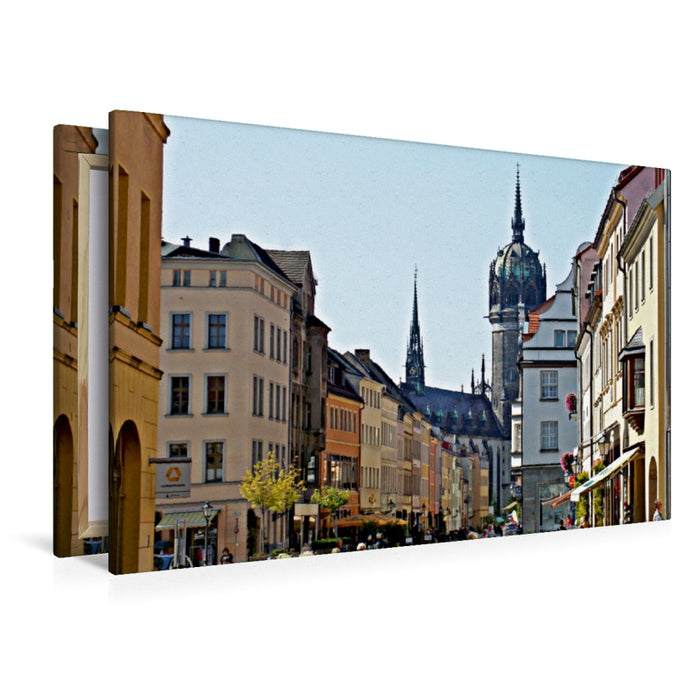 Premium Textil-Leinwand Premium Textil-Leinwand 120 cm x 80 cm quer Wittenberg, Blick vom Alten Rathaus durch die Coswiger Straße auf die Schlosskirche