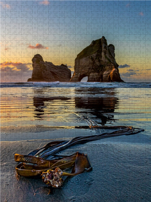 Sonnenuntergang am Wharariki Beach, Neuseeland - CALVENDO Foto-Puzzle - calvendoverlag 29.99