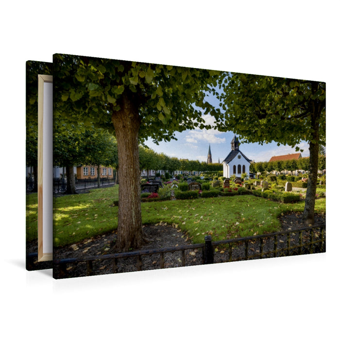 Premium Textil-Leinwand Premium Textil-Leinwand 120 cm x 80 cm quer Friedhof der Fischersiedlung Holm