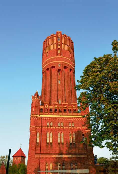 Premium Textil-Leinwand Premium Textil-Leinwand 80 cm x 120 cm  hoch Wasserturm in Lüneburg