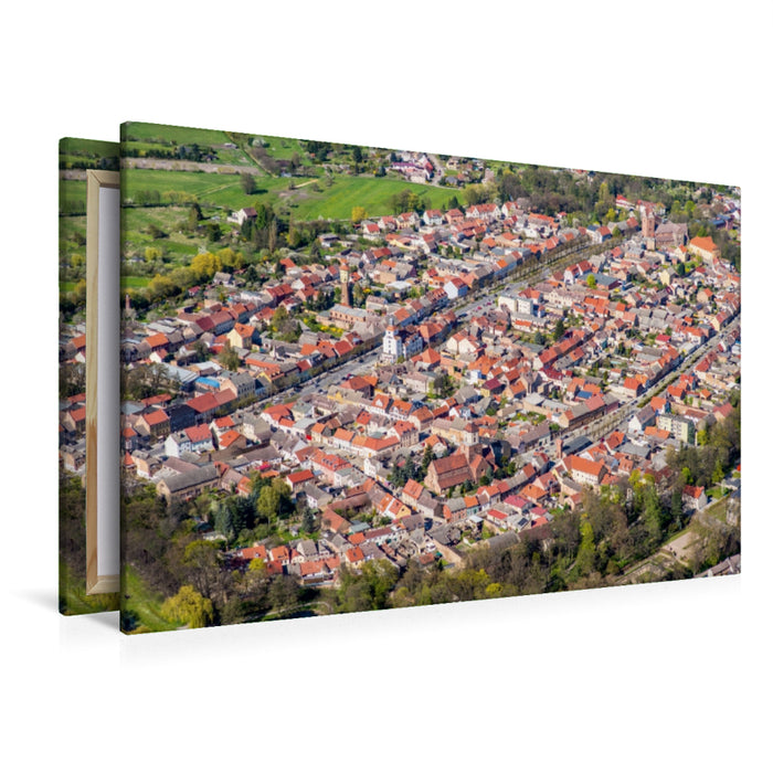 Premium Textil-Leinwand Premium Textil-Leinwand 120 cm x 80 cm quer Stadtzentrum Treuenbrietzen (Luftbild)