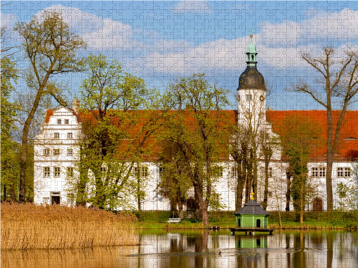 Blick über den Inselteich zum Alten Schloss Zabeltitz - CALVENDO Foto-Puzzle - calvendoverlag 47.99