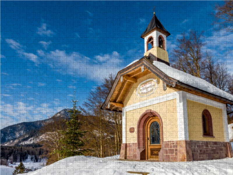 Kapelle "Am Lockstein" oberhalb von Berchtesgaden in Oberbayern 2000 Teile Puzzle quer - CALVENDO Foto-Puzzle'