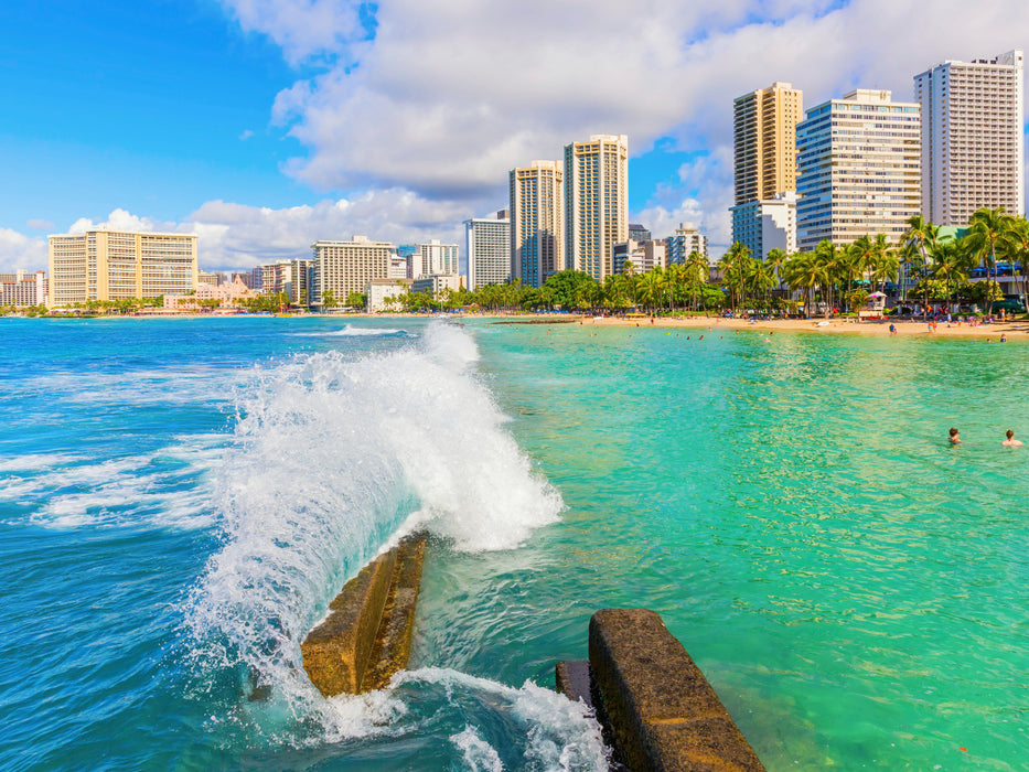 Blick auf Waikiki Beach mit den Hochhäusern von Honolulu im Hintergrund - CALVENDO Foto-Puzzle - calvendoverlag 29.99