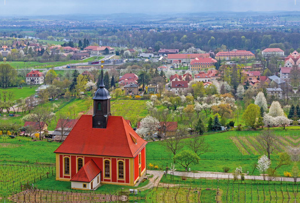 Premium Textil-Leinwand Premium Textil-Leinwand 120 cm x 80 cm quer Blick über die Weinbergkirche Pillnitz ins Elbtal