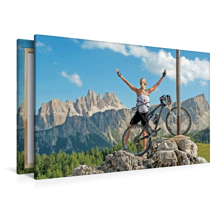 Toile textile haut de gamme Toile textile haut de gamme 120 cm x 80 cm paysage VTT dans les Dolomites, Cinque Torri. 