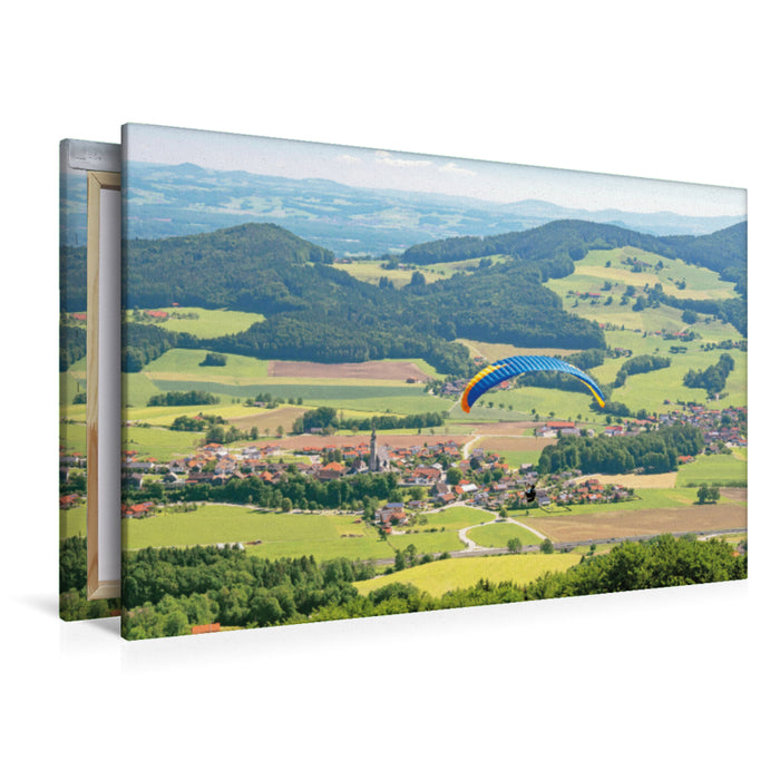 Premium Textil-Leinwand Premium Textil-Leinwand 120 cm x 80 cm quer Paragliding bei schönstem Sonnenschein im Rupertiwinkel.