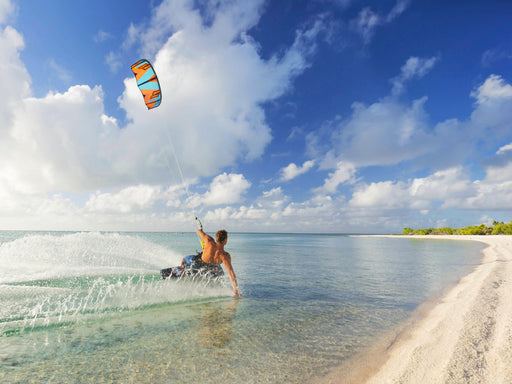 Athletischer Kiteboarder in einer tropischen Lagune. - CALVENDO Foto-Puzzle - calvendoverlag 29.99