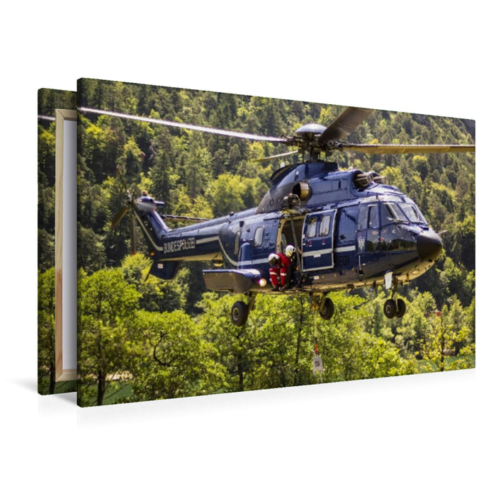 Premium Textil-Leinwand Premium Textil-Leinwand 120 cm x 80 cm quer SuperPuma im Löscheinsatz