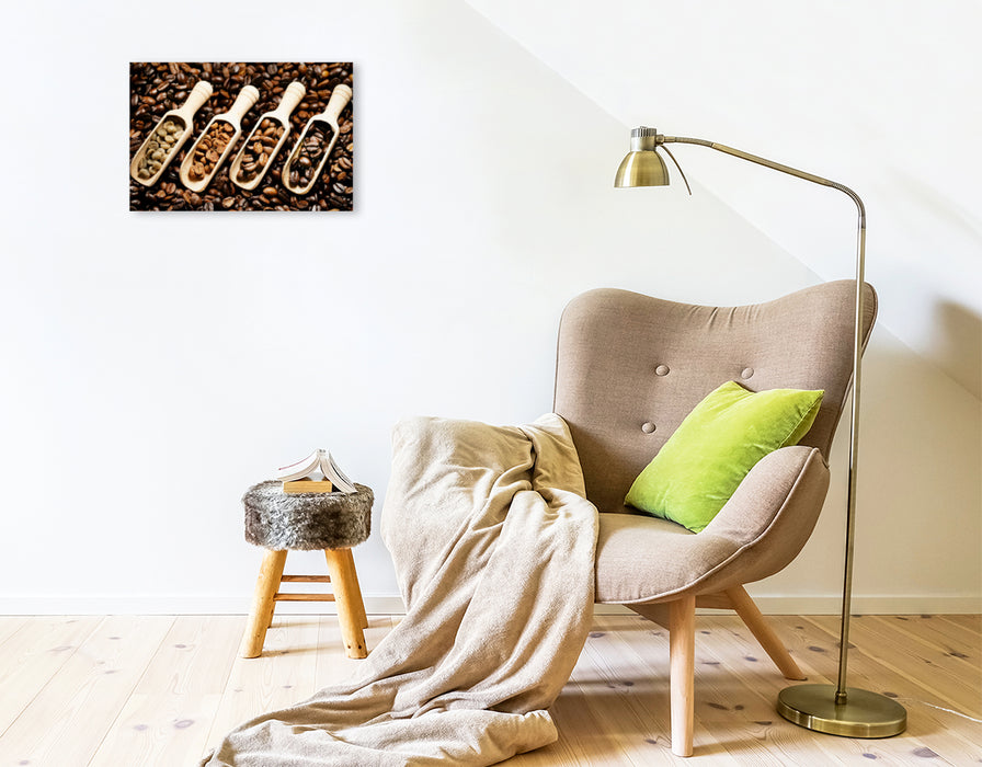 Premium Textil-Leinwand Premium Textil-Leinwand 45 cm x 30 cm quer Duftende Kaffebohnen appetitlich auf Holzlöffeln präsentiert