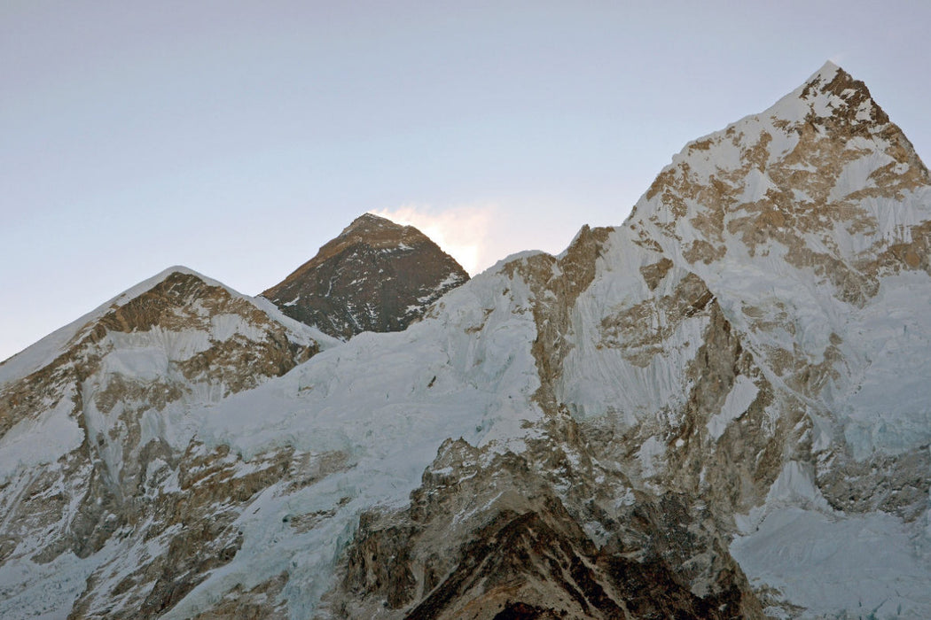 Premium Textil-Leinwand Premium Textil-Leinwand 120 cm x 80 cm quer Von links Everest Westschulter (7268 m), Everest (8848 m) und Nuptse West (7732 m) beim Aufstieg zum Kala Patthar