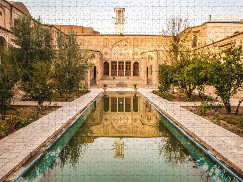 Cour traditionnelle à Kashan - Puzzle photo CALVENDO 