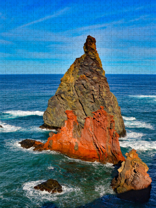 Bizarre rocks at Ponta de Sao Lourenco - CALVENDO photo puzzle 