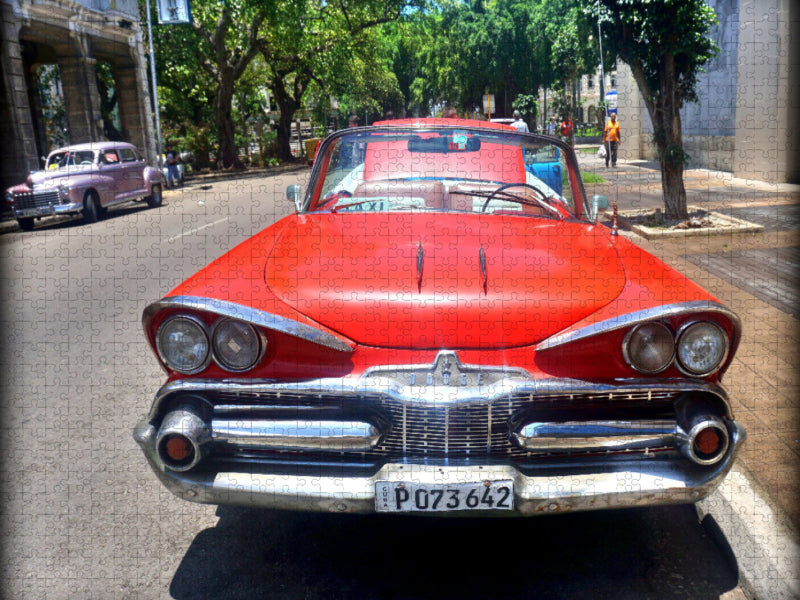 Der US-Oldtimer Dodge Custom Royal in Havanna - CALVENDO Foto-Puzzle