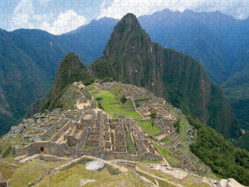 Ville en ruines de Machu Picchu avec vue sur le sommet de la montagne Huayna Picchu. - Puzzle photo CALVENDO' 