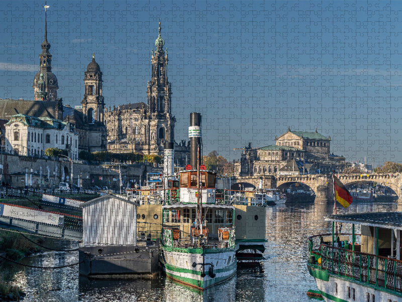 Promenade en bateau à vapeur saxon avec vue sur la Hofkirsche - Puzzle photo CALVENDO' 