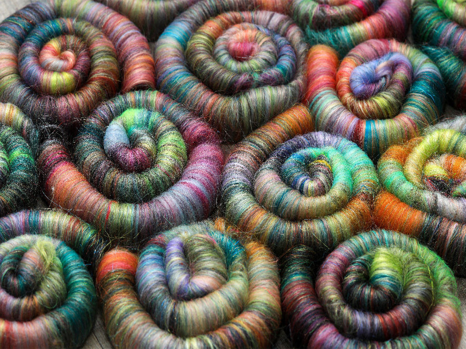 Spinnfutter - Kunterbunte handgedrehte Rolags aus Wolle und anderen schönen Fasern - CALVENDO Foto-Puzzle'