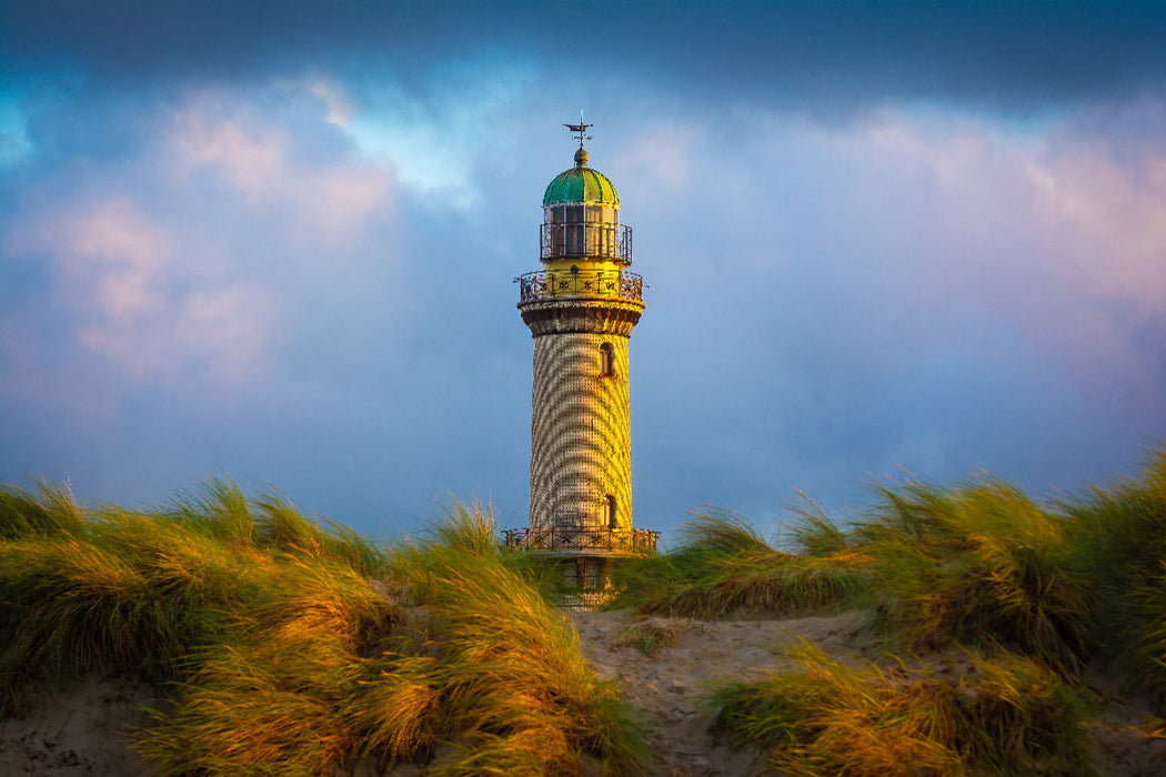 Premium Textil-Leinwand Leuchtturm in Warnemünde