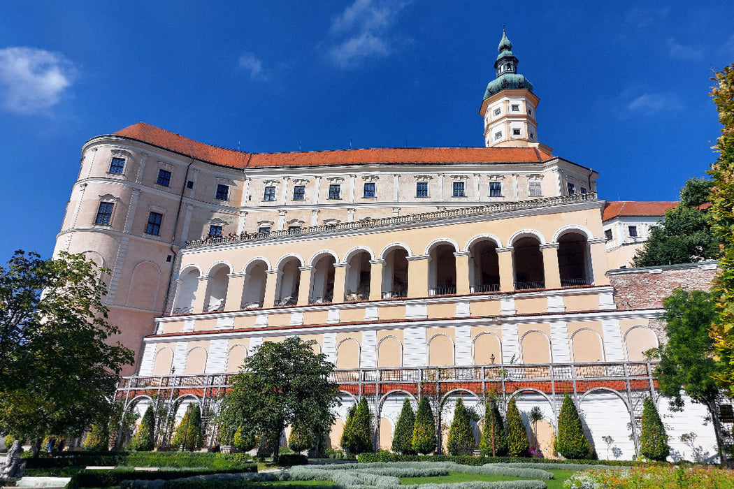 Premium Textil-Leinwand Schloss Mikulov, deutsch Nikolsburg in der Tschechischen Republik