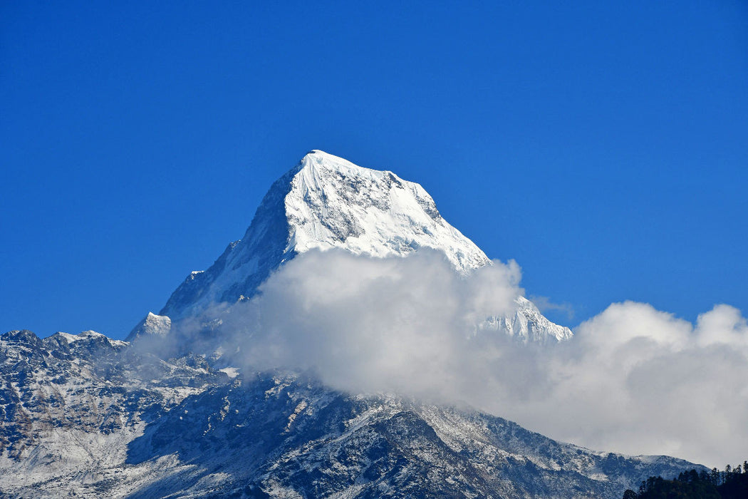 Premium Textil-Leinwand Der Annapurna South (7219 m) vom Himalayadorf Ghorepani (2870 m)