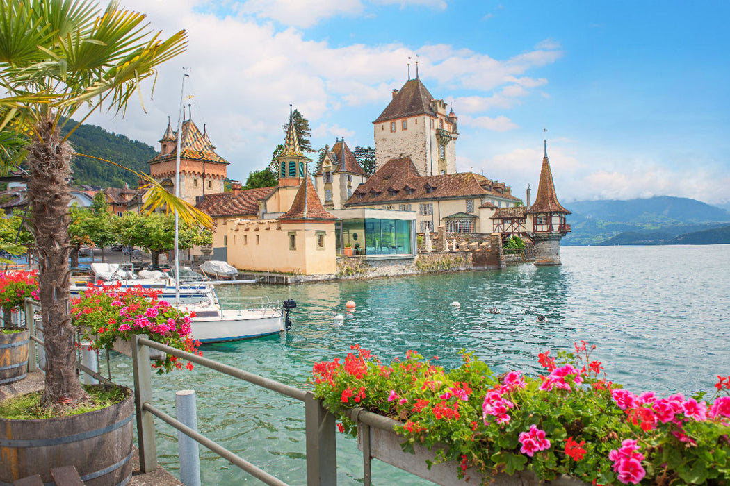 Premium Textil-Leinwand Schloss Oberhofen am Thunersee