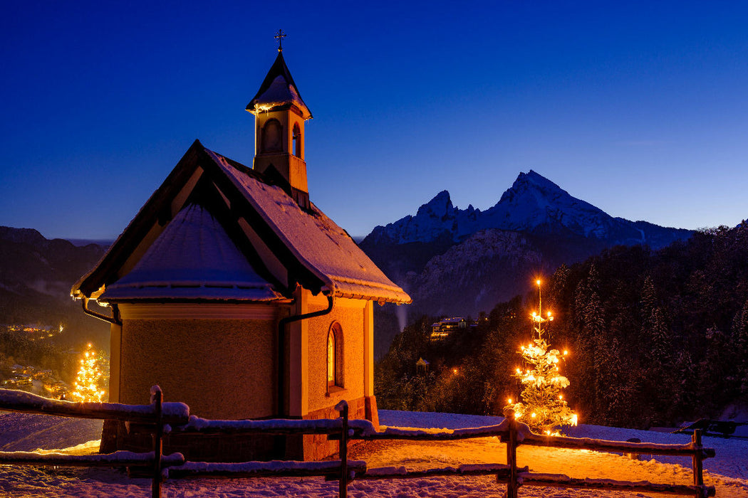 Premium Textil-Leinwand Kirchleitnkapelle mit Watzmann