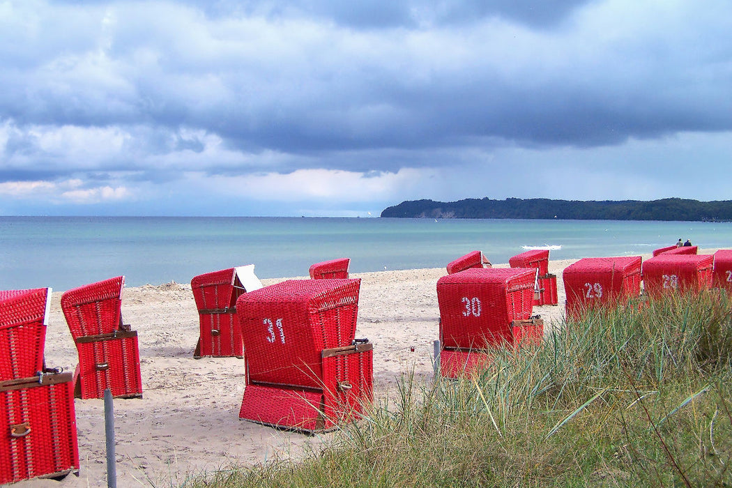Premium Textil-Leinwand Strandkörbe am Strand bei Binz auf der Ostseeinsel Rügen