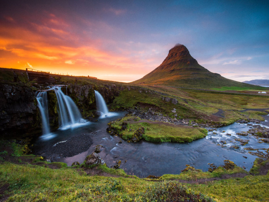 Kirkjufell Berg und Wasserfall - CALVENDO Foto-Puzzle'