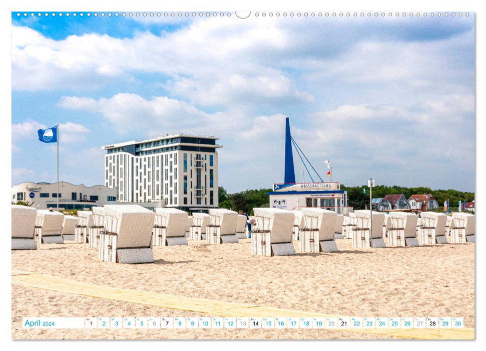 Warnemünde - Sommer, Sonne und Sand im Schuh (CALVENDO Wandkalender 2024)