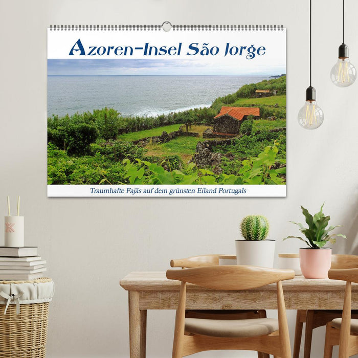 Île de Sao Jorge aux Açores - fajas fantastiques sur l'île la plus verte du Portugal (calendrier mural CALVENDO 2024) 