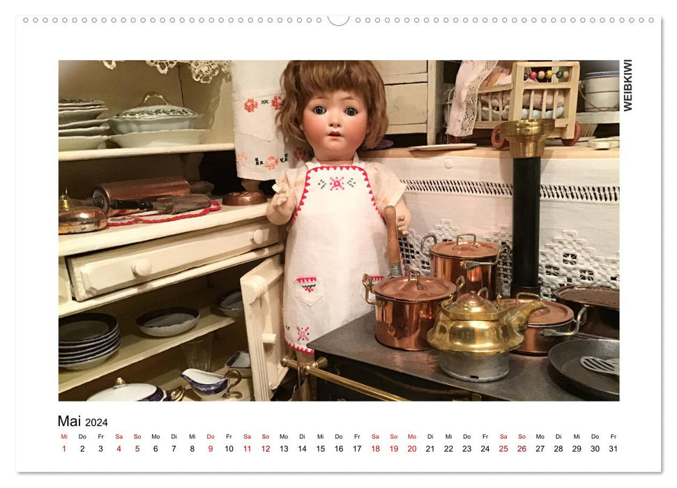 Old doll dishes (CALVENDO Premium wall calendar 2024) 