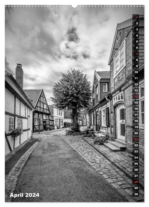 LÜBECK Monochrome Momente (CALVENDO Premium Wandkalender 2024)