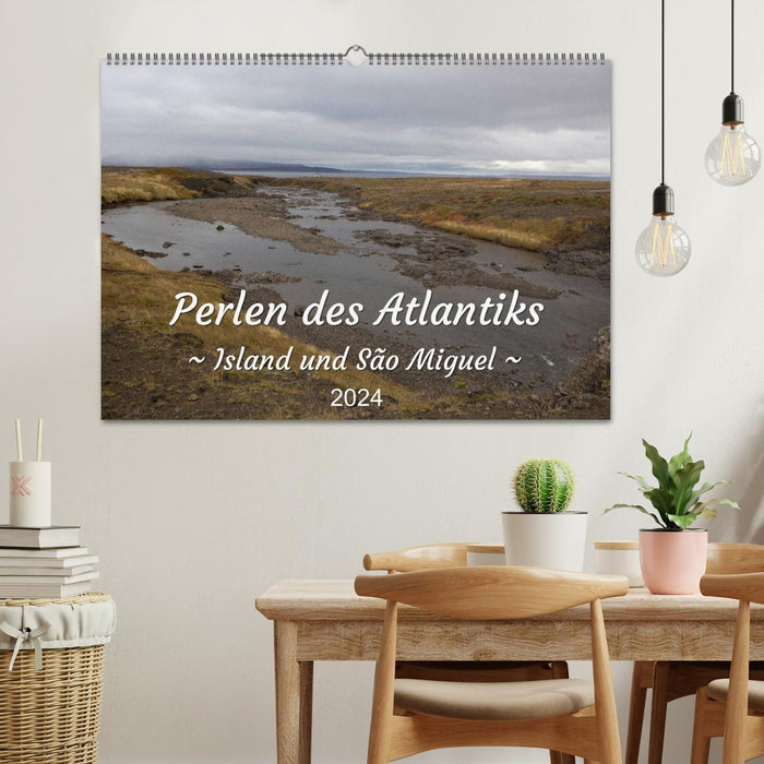 Pearls of the Atlantic - Iceland and São Miguel (CALVENDO wall calendar 2024) 